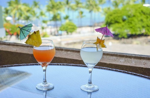 Kahaluu Bay Condo | Penthouse Unit built 2007, Across from Kahaluu Beach, Fantastic Ocean Views!