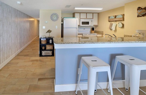 Ash Condo | Perfect 1-bedroom ocean front condo in charming North Myrtle Beach sleeps 6