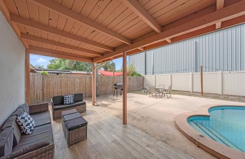 Orient Park House | Perfect 4-bedroom house with AC in enchanting Tampa