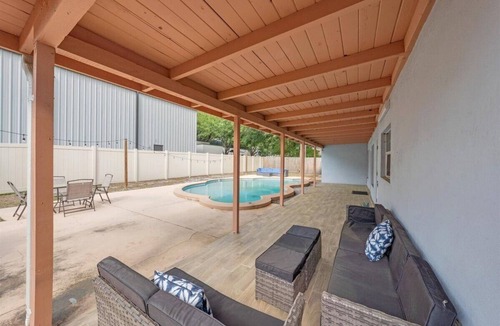 Orient Park House | Perfect 4-bedroom house with AC in enchanting Tampa