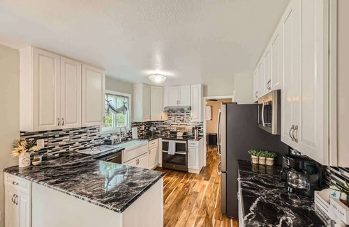 Longmont House | Pet + Family Friendly | Office | 30 Day | Longmont