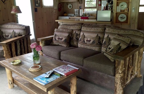 Egg Harbor Cottage | Pet Friendly Private Cottage on 10 Acre Farm in Fish Creek