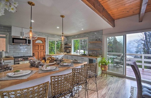 Crestline Cottage | Picturesque Cabin: 2 Balconies, Walk to Lake!