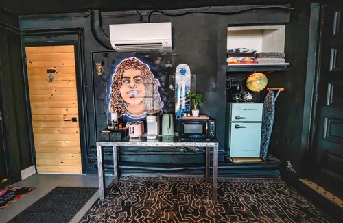 Harbor Bluffs House | Pike’s Graffiti Oasis Close to Beaches!