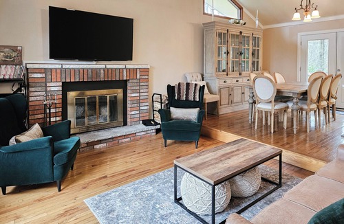 Long Pond Cabin | Pond Place by AvantStay | Game Room, Deck, Fire Pit