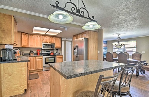 Walsingham House | Pool, Hot Tub, Free 4 Splash Park Tix, love Dogs
