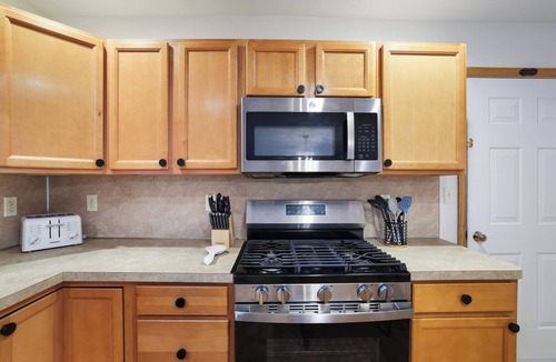 East Stroudsburg House | Pool + Hot Tub - Mini Putt, Gameroom, Firepit, Grill, Dog + EV Friendly
