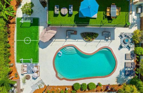 Anona House | Pool Soccer Movie Room Game Room Sleeps 20