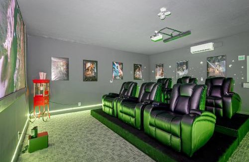 Anona House | Pool Soccer Movie Room Game Room Sleeps 20