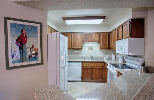 Peak 9 Apartment | Powderhorn A105 by Great Western Lodging