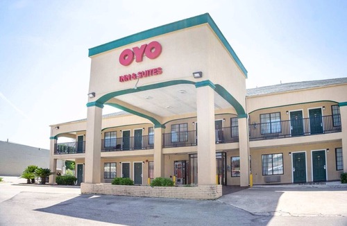 San Antonio Apartment | Premium King Bed | Nmsk