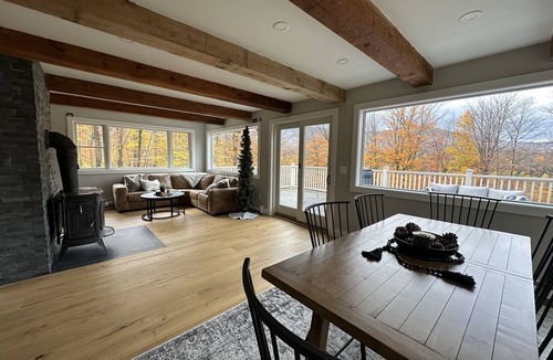 Killington House | PRIME LOCATION w/HOT TUB! GUT RENOVATED 4 BEDROOM HOME!