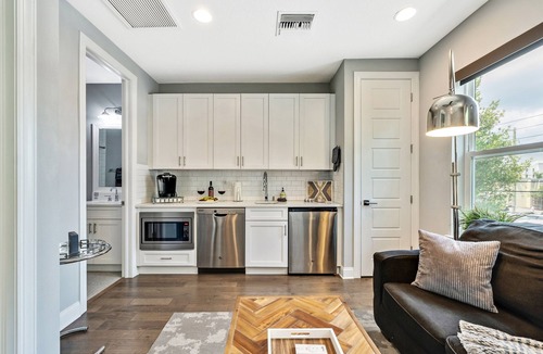 SoHo House | Prime Luxury: New Townhouse in Tampa's Best Spot!