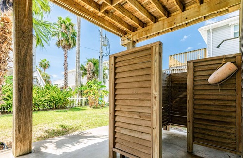 Pirates Beach House | Private Beachside Home, 3 Decks & Patio, Updated Interior, Walk to Beach