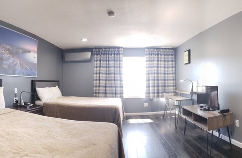 Waterford House | Private - Cloud Comfort Double Queen Bed Room