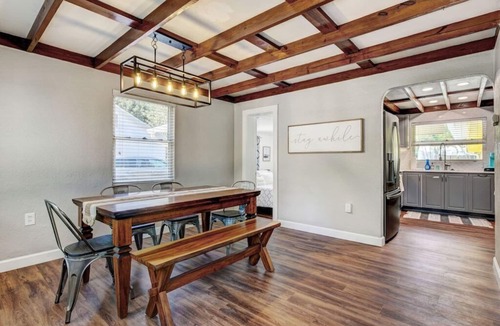 West Bradenton House | Private Heated Pool, Turfed Putting Green Retreat