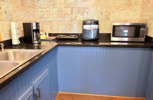 Boerne Cabin | Private Hill Country Cabin by the Creek Sleeps 10 Fire Pit & Pool Table