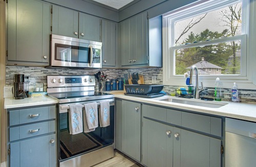 North Carver House | Private Hot Tub, Yard & Games Galore: Plymouth Gem
