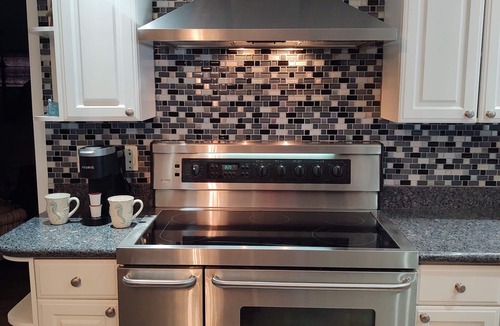 St. Petersburg House | Private Solar heated salt water Pool- Minutes from everything in St. Pete!