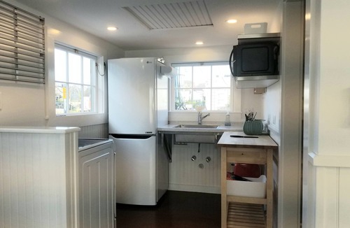 Nantucket Town House | Puddin, the cutest cottage on South Beach. The perfect get away for two.