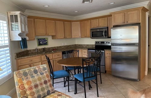 Braden River House | Quaint Country Charm! Private Guest House