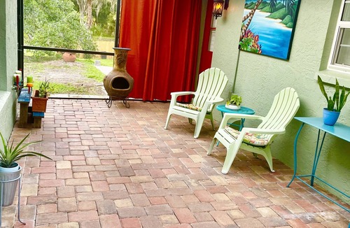 Braden River House | Quaint Country Charm! Private Guest House