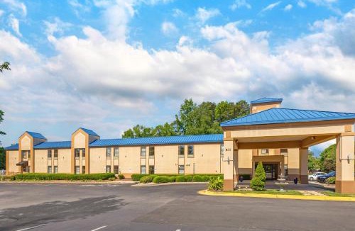 Fuquay-Varina Hotel | Quality Inn Fuquay Varina East