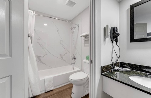 Laurinburg Hotel | Quality Inn Laurinburg