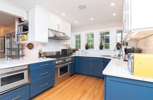 The Pines House | Quiet Pines Escape | Private Pool | BBQ | Beach