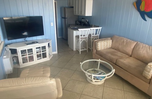 Indian Shores Cottage | Rare Direct Beachfront Cottage Ground-Floor Walk-Out to the Sand No Stairs!