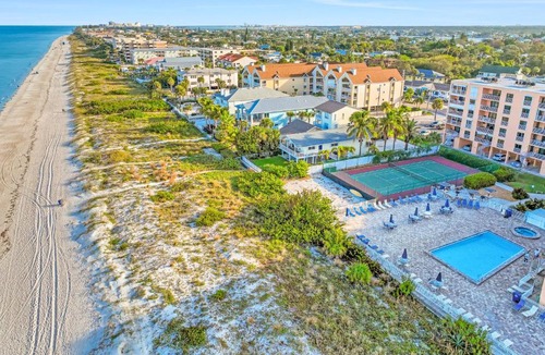 Indian Rocks Beach Apartment | Reef Club 201