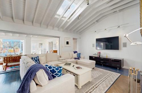 Dodds Addition House | Rehoboth Beach - 38200 Robinsons Dr - Desirable Dodd's Addition