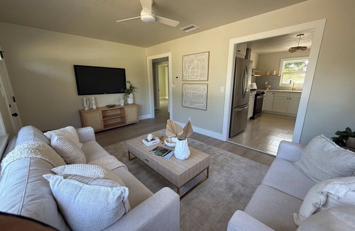 South Pinellas Community Council House | Relaxed Coastal Retreat 10 Minutes to Madeira Beach