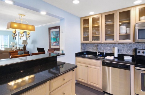 Sarasota Condo | Relaxing 3rd floor Longboat Key condo with pool views - Beachbound Bliss