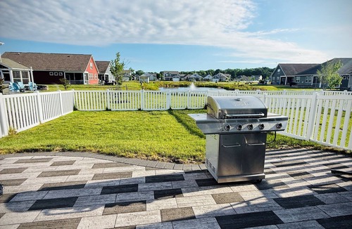 Ocean View Villa | Relaxing gateway 1.5 miles from the boardwalk with plug-in Tesla charger
