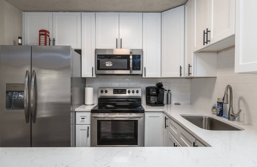 Pinebrook Estates House | Relaxing Largo Pool Home, 10 Miles To Beach! 122nd