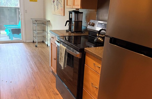 Waimea House | Remodeled 2bdr condo in the heart of Waimea town -15min drive from Beach