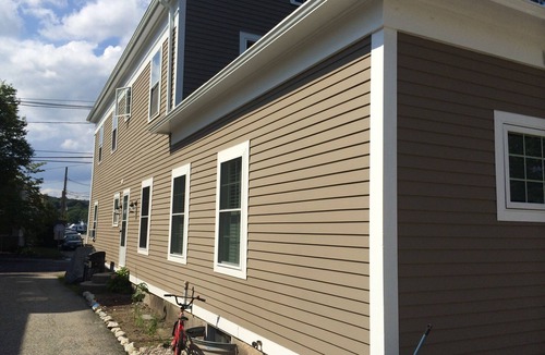 Mystic Apartment | Renovated 1 BR getaway 1 block from Mystic River in Historic downtown!
