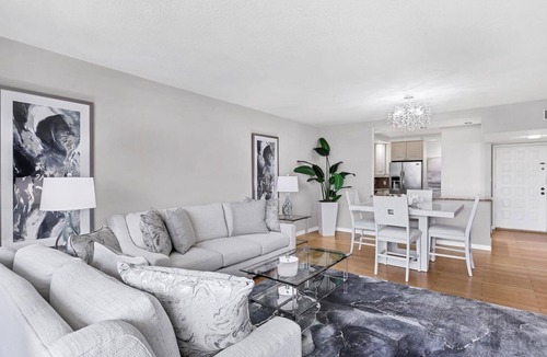 Longboat Key Condo | RENOVATED 2/2 w/VIEW, Beach/Pools/Fitness/Tennis