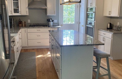 Katama House | Renovated colonial in private Island Grove community