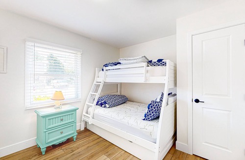 Little Salisbury House | Renovated, Dog-Friendly Home with Yard, AC & WiFi - Walk to the Beach & Bay