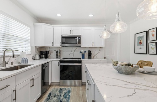 South Gate Ridge House | Renovated Pool Retreat Near Siesta Key 3 Bed/2 Bath