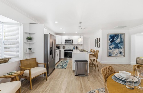 South Gate Ridge House | Renovated Pool Retreat Near Siesta Key 3 Bed/2 Bath