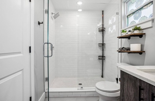 United Central Apartment | Right at Home - Modern Studio with Private Entrance