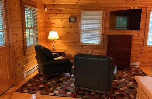 Cushing House | Rivers Edge Cabins - Tranquil Nook