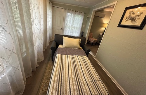 Frankford Bed & Breakfast | Room 2 - The Inn at Dirickson Creek