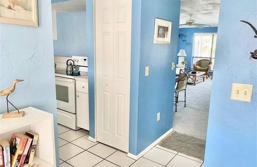 Bradenton Beach Condo | Runaway Bay 264 - Beach, bay, pool and gym