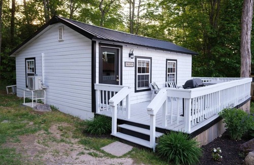 Sebago Cabin | Salmon Cottage on the Stunning West Shore of Sebago Lake
