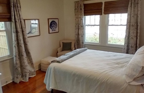 St. Petersburg Cottage | Salt Creek Cottage 2 bedroom