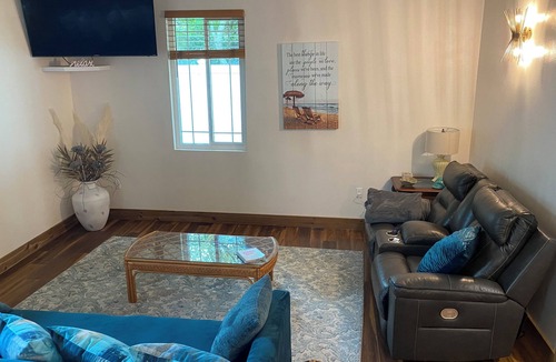 Seminole Apartment | Saltwater Serenty: Seminole Oasis 5 minutes to the beach